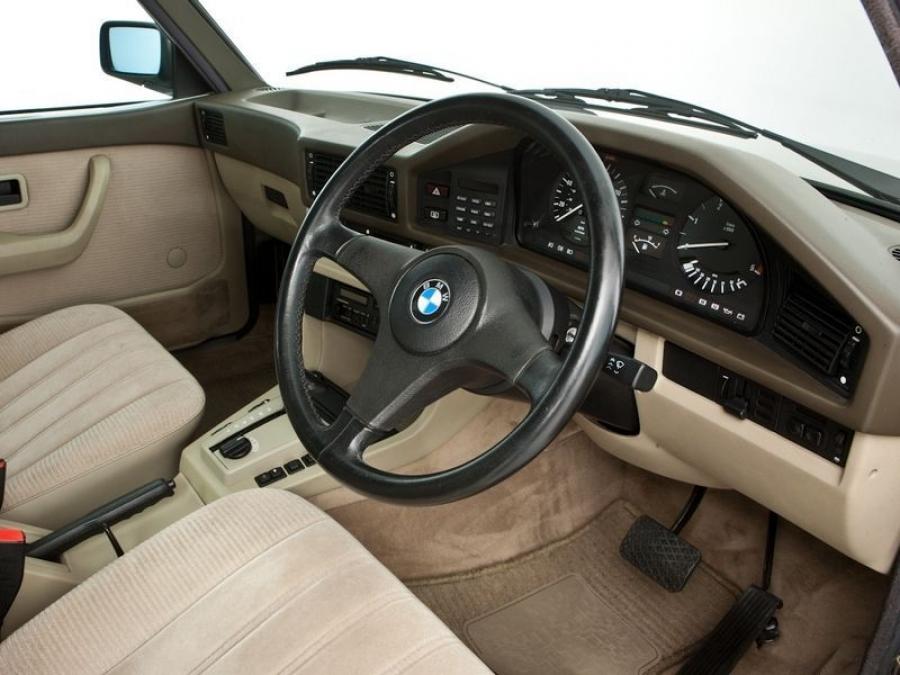  BMW 525e 1983 года  (UK) (фото 9 из 12)